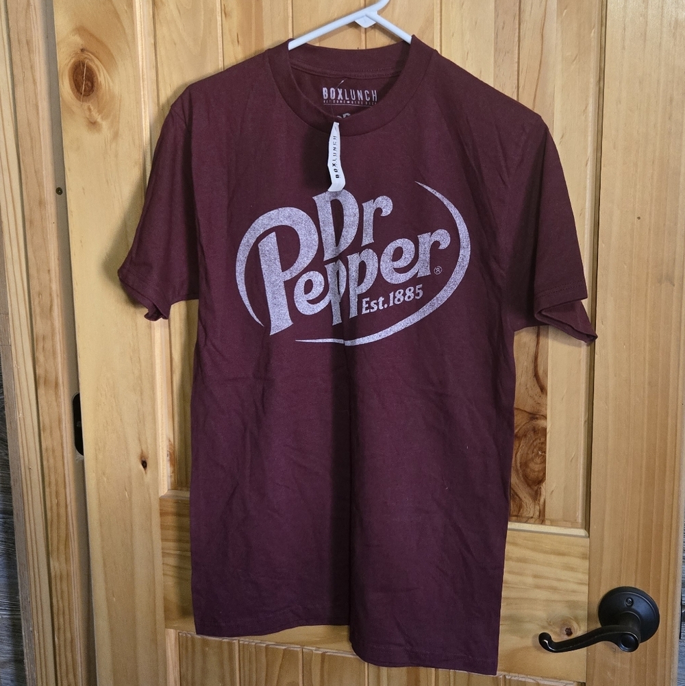 NWT Dr Pepper Logo Short Sleeved T-shirt By Boxlunch Size Sm Unisex